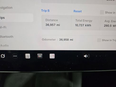 Used 2023 Tesla Model Y Long Range image 18