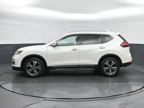 Used 2017 Nissan Rogue SL w/ SL Premium Package AWD/4WD image 4