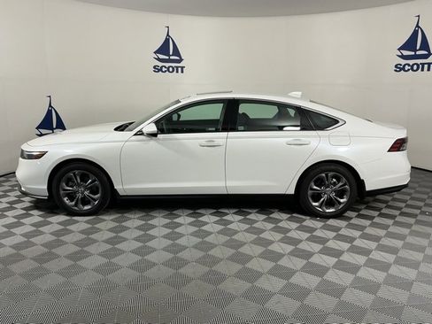 Certified 2024 Honda Accord EX image 4