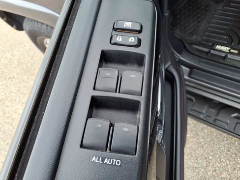 Used 2015 Toyota 4Runner Trail AWD/4WD image 17