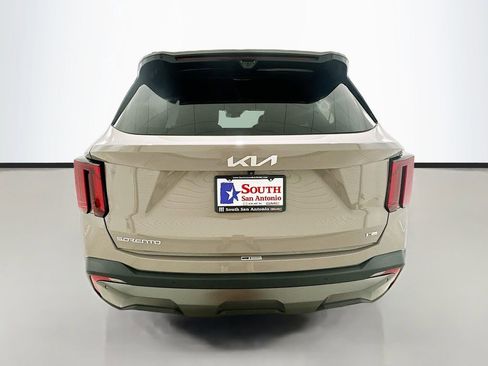 Used 2024 Kia Sorento SX Prestige image 6
