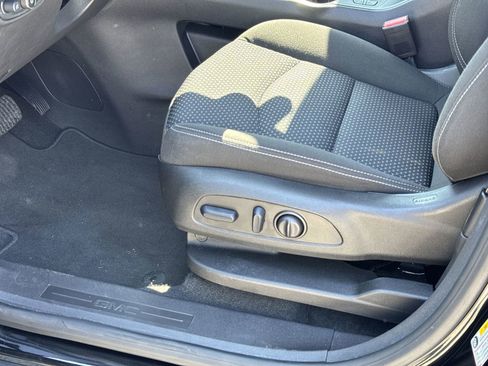 Certified 2024 GMC Terrain SLE w/ Driver Convenience Package image 17