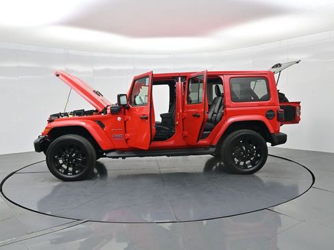 Used 2021 Jeep Wrangler Unlimited Sahara w/ Cold Weather Group image 43