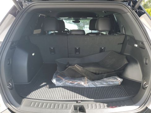 Certified 2026 GMC Terrain AT4 w/ Convenience Package III AWD/4WD image 10