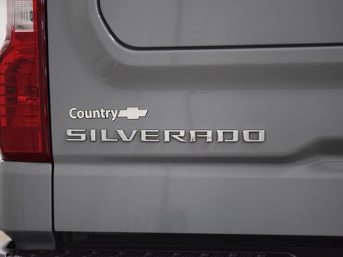 Used 2024 Chevrolet Silverado 1500 LT w/ Z71 Off-Road Package AWD/4WD image 21
