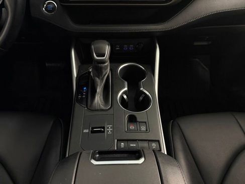 Used 2022 Toyota Highlander XLE image 24