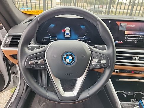 Used 2023 BMW i4 eDrive35 w/ Parking Assistance Package image 4