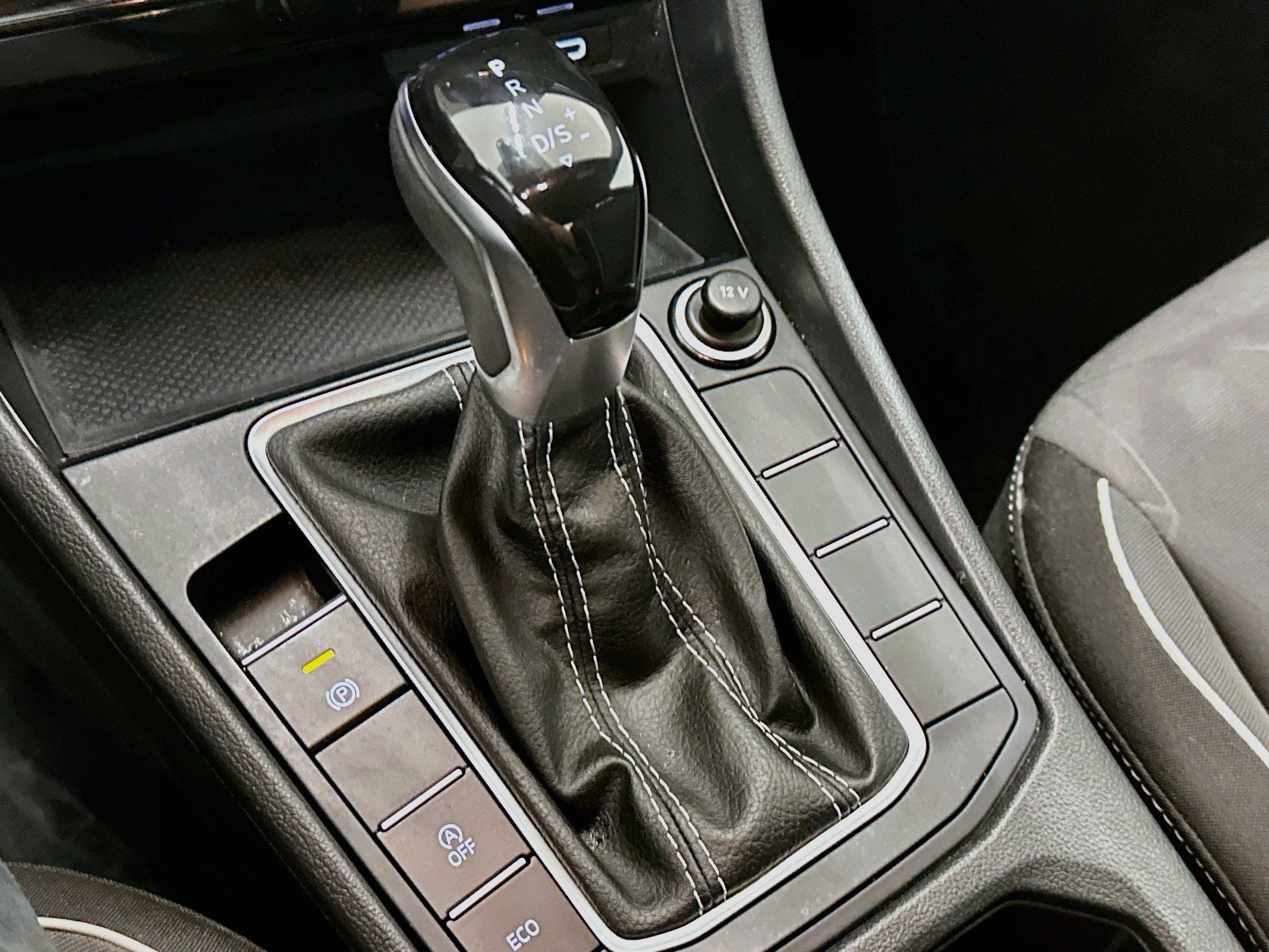 Used 2025 Volkswagen Jetta Sport FWD image 24