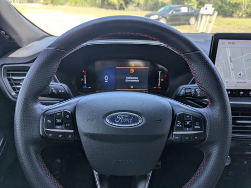 Used 2024 Ford Escape ST-Line w/ Tech Pack #1 FWD image 24