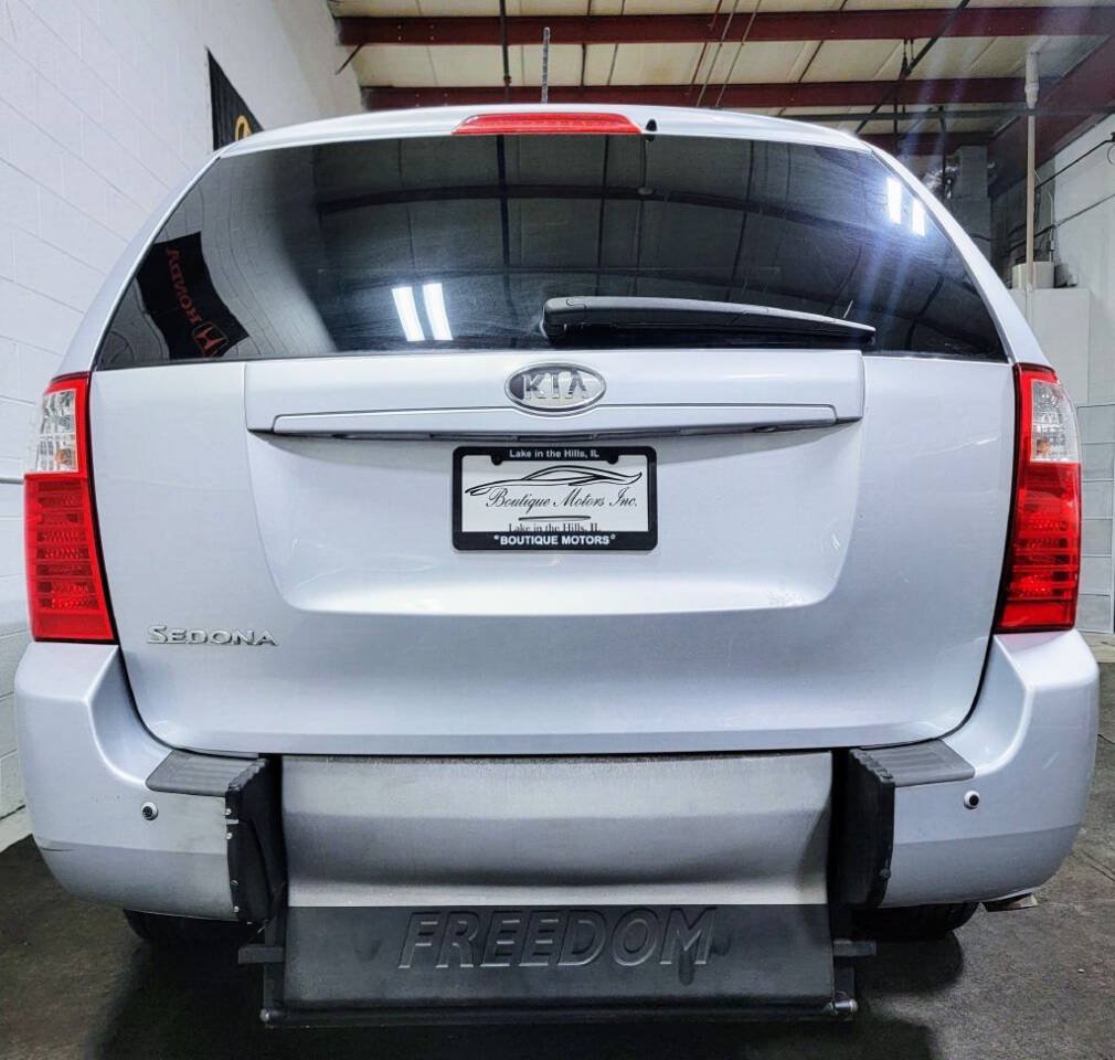Used 2010 Kia Sedona LX FWD image 3