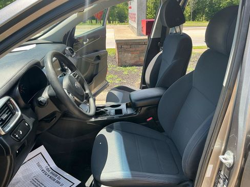 Used 2019 Kia Sorento AWD V6 image 18