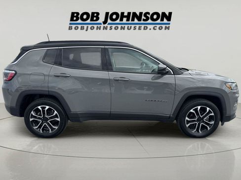 Used 2022 Jeep Compass Limited AWD/4WD image 2