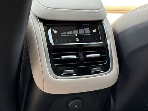 New 2026 Volvo XC90 T8 Ultra w/ Protection Package Premier AWD/4WD image 17