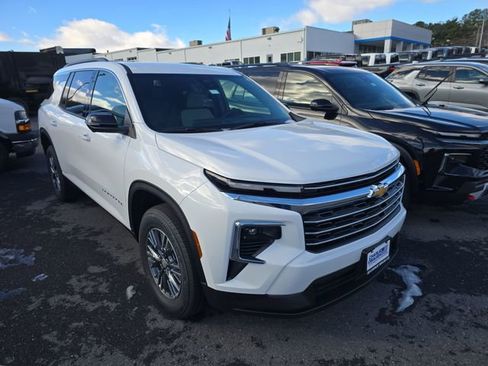 New 2026 Chevrolet Traverse LT image 7