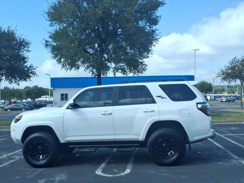 Used 2022 Toyota 4Runner TRD Off-Road AWD/4WD image 9