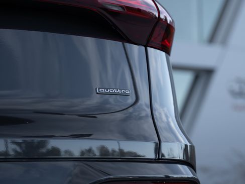 New 2025 Audi Q5 Prestige image 29