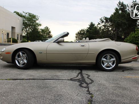 Used 1999 Jaguar XK8 Convertible RWD image 21