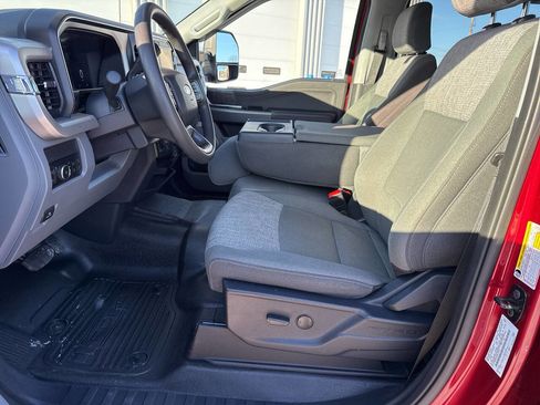 Certified 2025 Ford F350 XLT w/ Black Appearance Package image 40