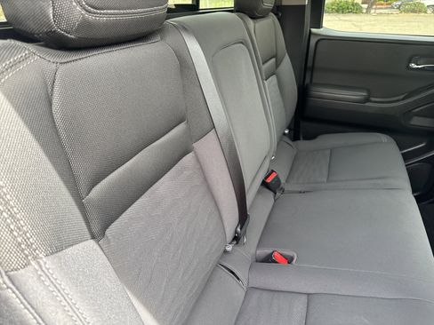 Used 2024 Nissan Frontier SV w/ SV Convenience Package AWD/4WD image 12