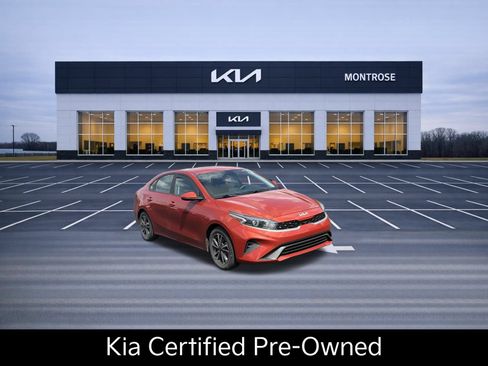 Certified 2023 Kia Forte LXS w/ LXS Technology Package FWD image 3