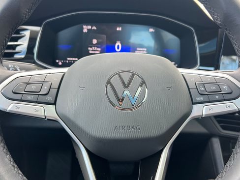 Certified 2025 Volkswagen Jetta SE image 22