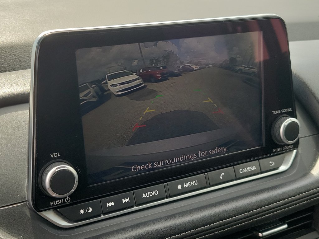 Certified 2025 Nissan Rogue SV FWD image 25