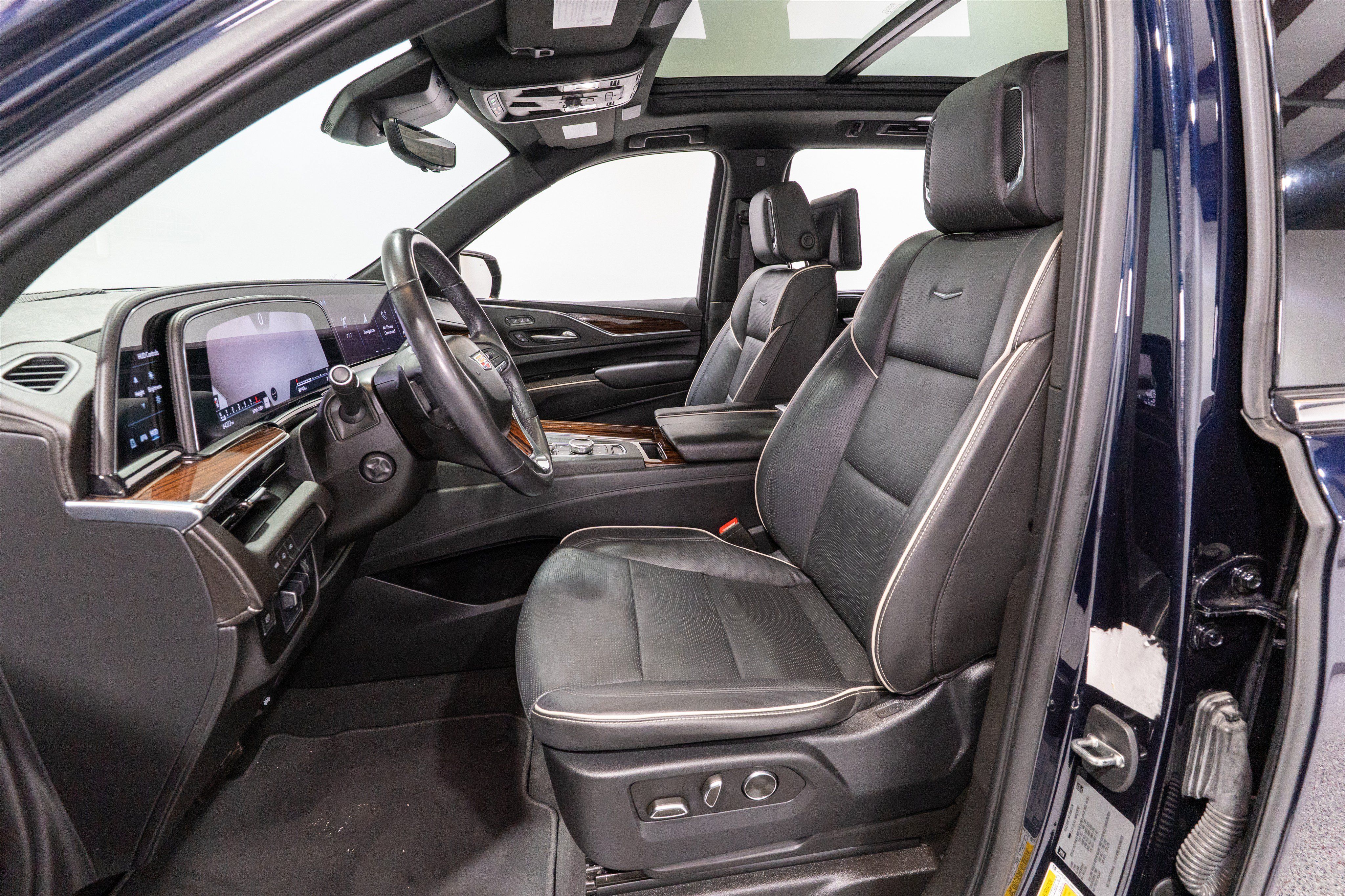 Used 2021 Cadillac Escalade Premium Luxury w/ Driver Assist Tech Package RWD image 17