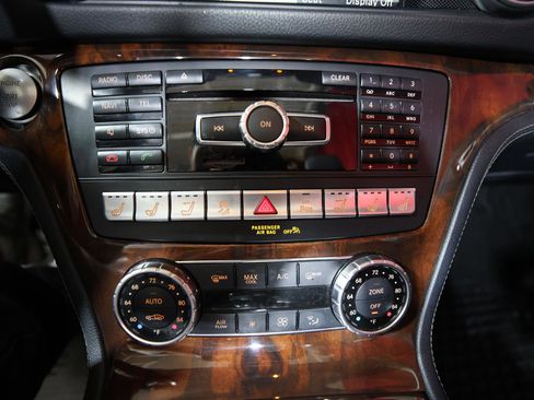 Used 2015 Mercedes-Benz SL 550 image 21