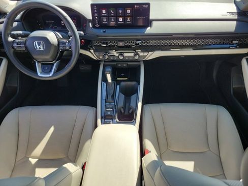 Used 2025 Honda Accord Touring image 2