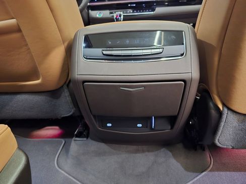 Used 2024 Cadillac Escalade Sport w/ Touring Package AWD/4WD image 39