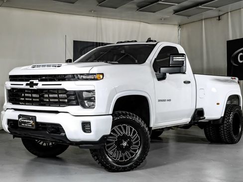 Used 2025 Chevrolet Silverado 3500 W/T AWD/4WD image 5