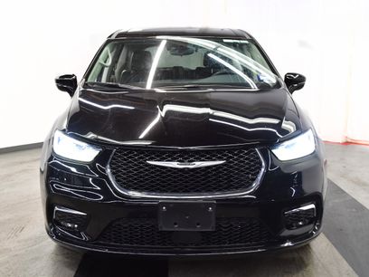 Used 2024 Chrysler Pacifica Touring-L