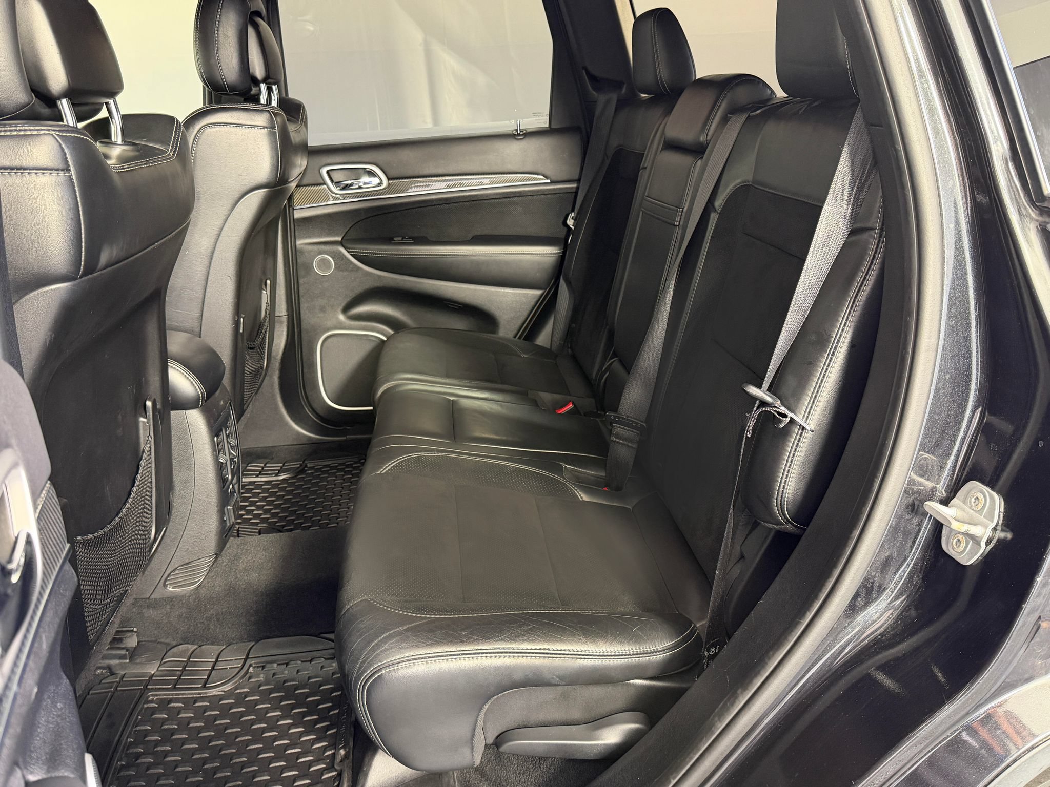Used 2014 Jeep Grand Cherokee SRT8 w/ Luxury Group II AWD/4WD image 36