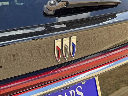 Used 2025 Buick Enclave Preferred image 12