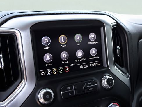 Used 2020 GMC Sierra 1500 SLT RWD image 18