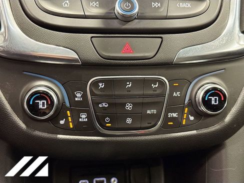 Used 2019 Chevrolet Equinox LT w/ Sun & Navigation Package AWD/4WD image 18