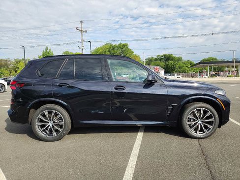 Certified 2024 BMW X5 xDrive40i w/ M Sport Package AWD/4WD image 7