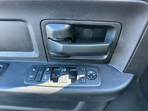 Used 2016 RAM 3500 Tradesman w/ Chrome Appearance Group image 14