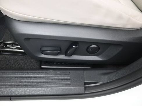 Used 2023 Nissan Rogue SV w/ SV Premium B Package AWD/4WD image 23
