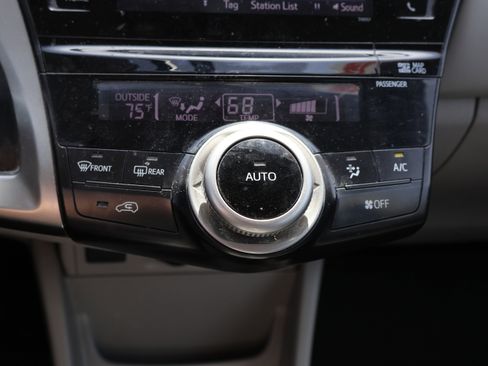 Used 2015 Toyota Prius V Three image 42