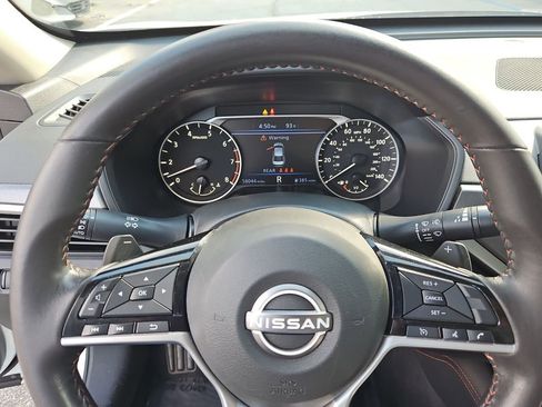 Used 2024 Nissan Altima 2.5 SR image 30