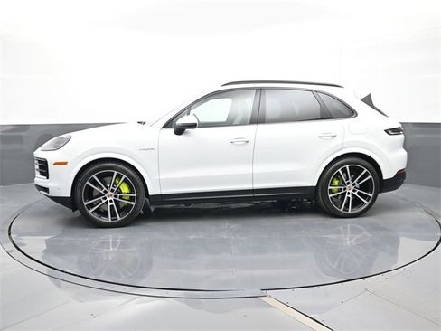 New 2026 Porsche Cayenne E-Hybrid image 2