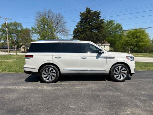 Used 2022 Lincoln Navigator Reserve image 8