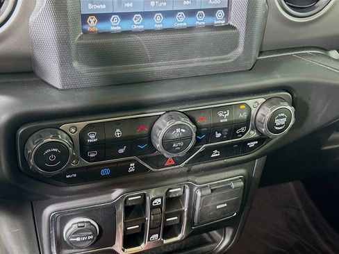 Used 2023 Jeep Wrangler Unlimited w/ Cold Weather Group AWD/4WD image 22