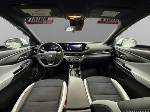 Used 2024 Buick Envista Preferred image 27