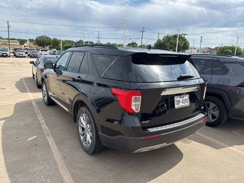 Used 2020 Ford Explorer XLT w/ Equipment Group 202A AWD/4WD image 6
