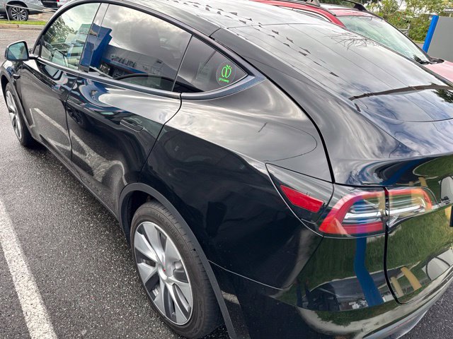 Used 2023 Tesla Model Y Long Range AWD/4WD image 2