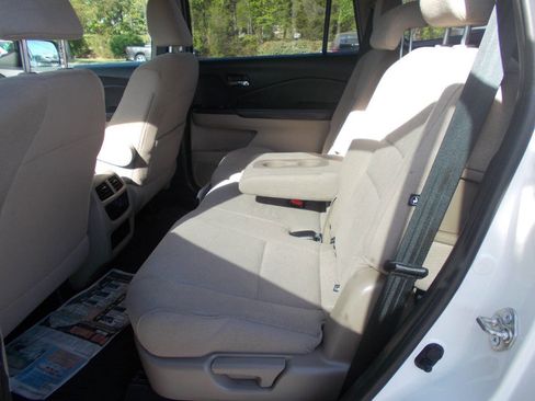 Used 2017 Honda Pilot LX image 6