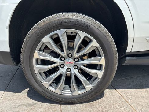 Used 2021 GMC Yukon Denali w/ Denali Premium Package AWD/4WD image 11