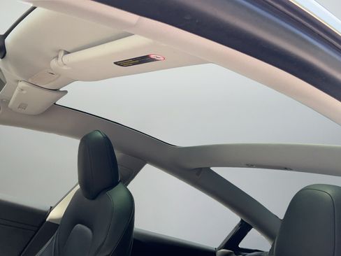 Used 2020 Tesla Model 3 Standard Range Plus RWD image 17
